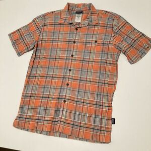 Patagonia Short Sleeve Crinkle Blue Orange Plaid Organic Cotton Button Shirt